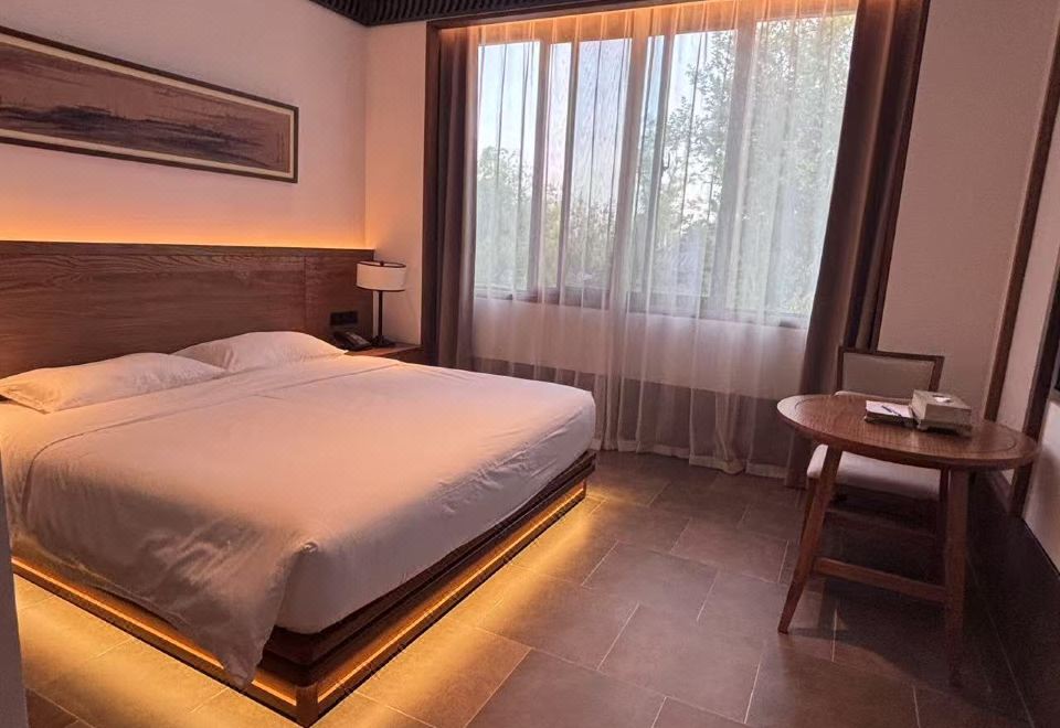 HU CHENG YALUX PoyangYuelu Big Bed Room - No Balcony