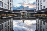 LinZhi Joy Crown Resort hotel