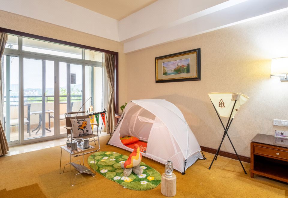 ChaoHu Country Garden Phoenix HotelDare Wild Theme Family Garden-view Room