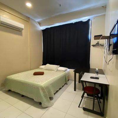 Deluxe Queen Room Kupon OYO 43933 Ferringhi Stay Iinn