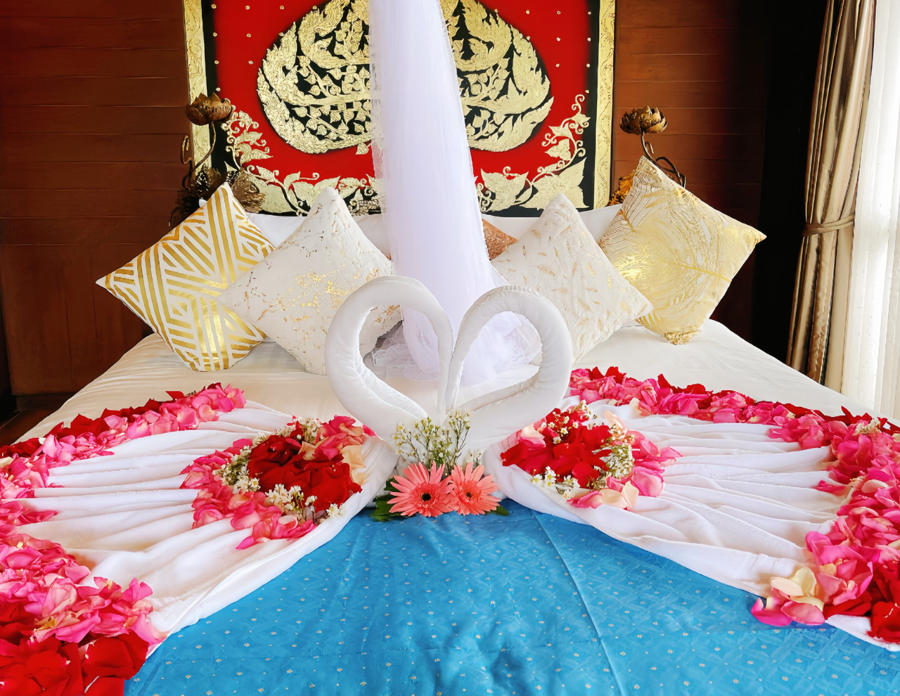 蜜月天空頂套房帶陽臺 （含氣泡酒1瓶， 玫瑰花瓣）