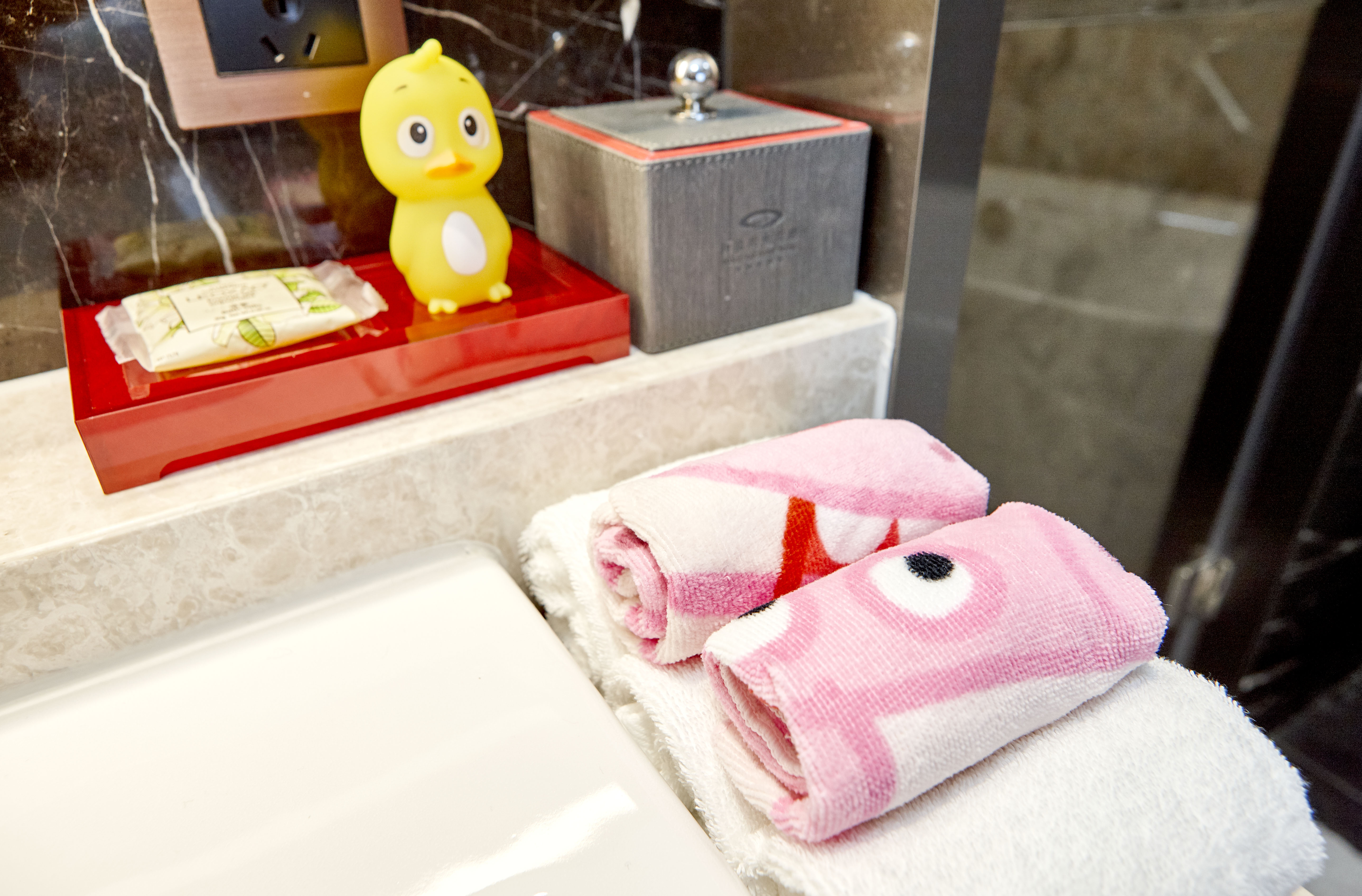 歡樂親子湖景套房