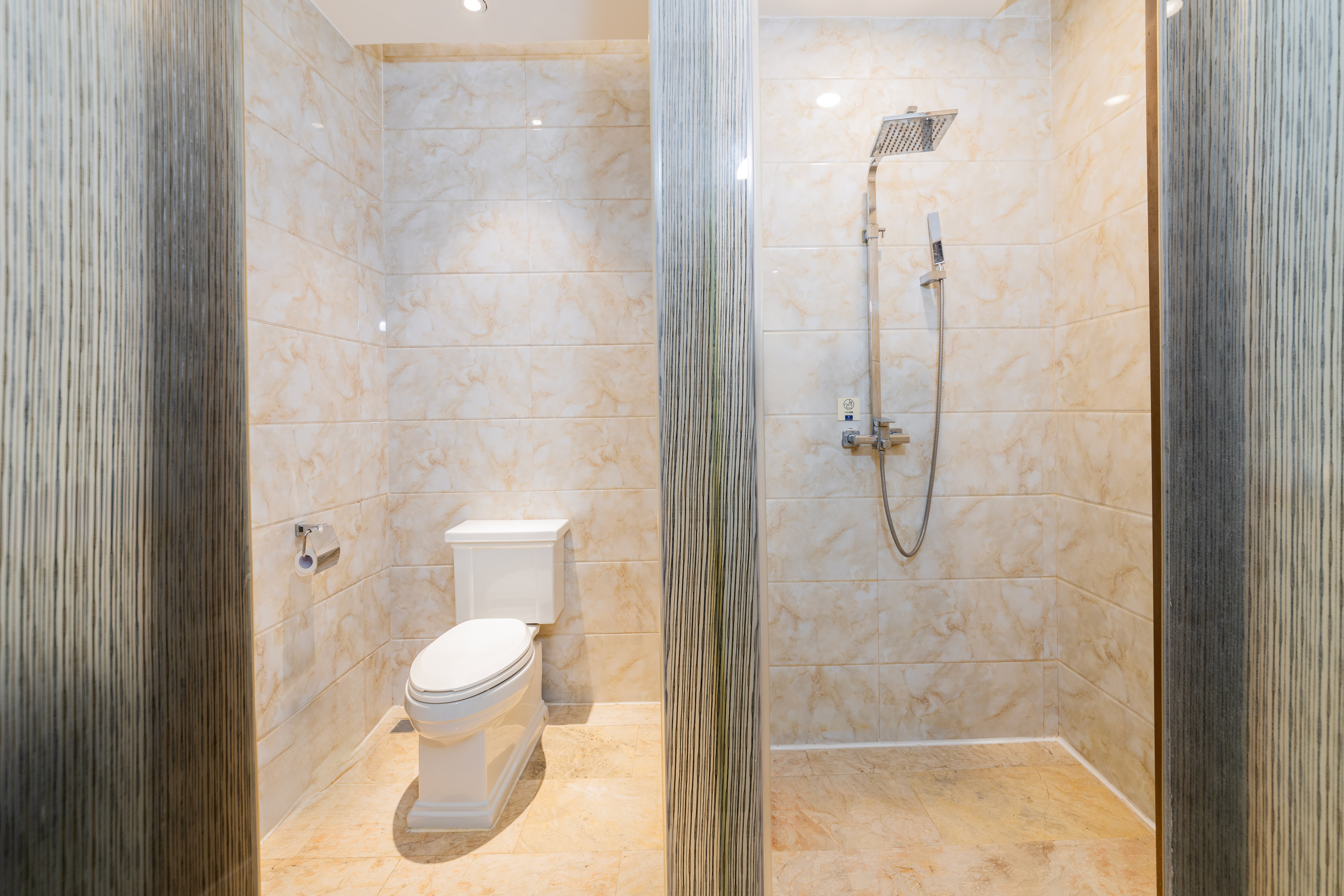 Starway Hotel (Xi'an North Railway Station, Fengcheng Fifth Road)酷角时尚大床房（亲肤床品+释压床垫+私享空间）