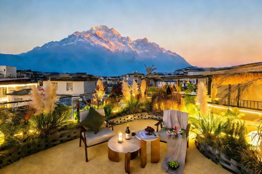 QianMan ·Vista Snow-View Panoramic Cloud Art Garden Homestay