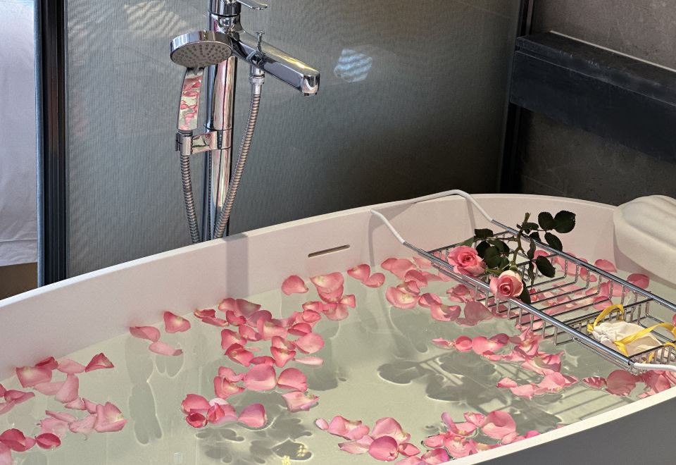 情侣豪华观景大床房