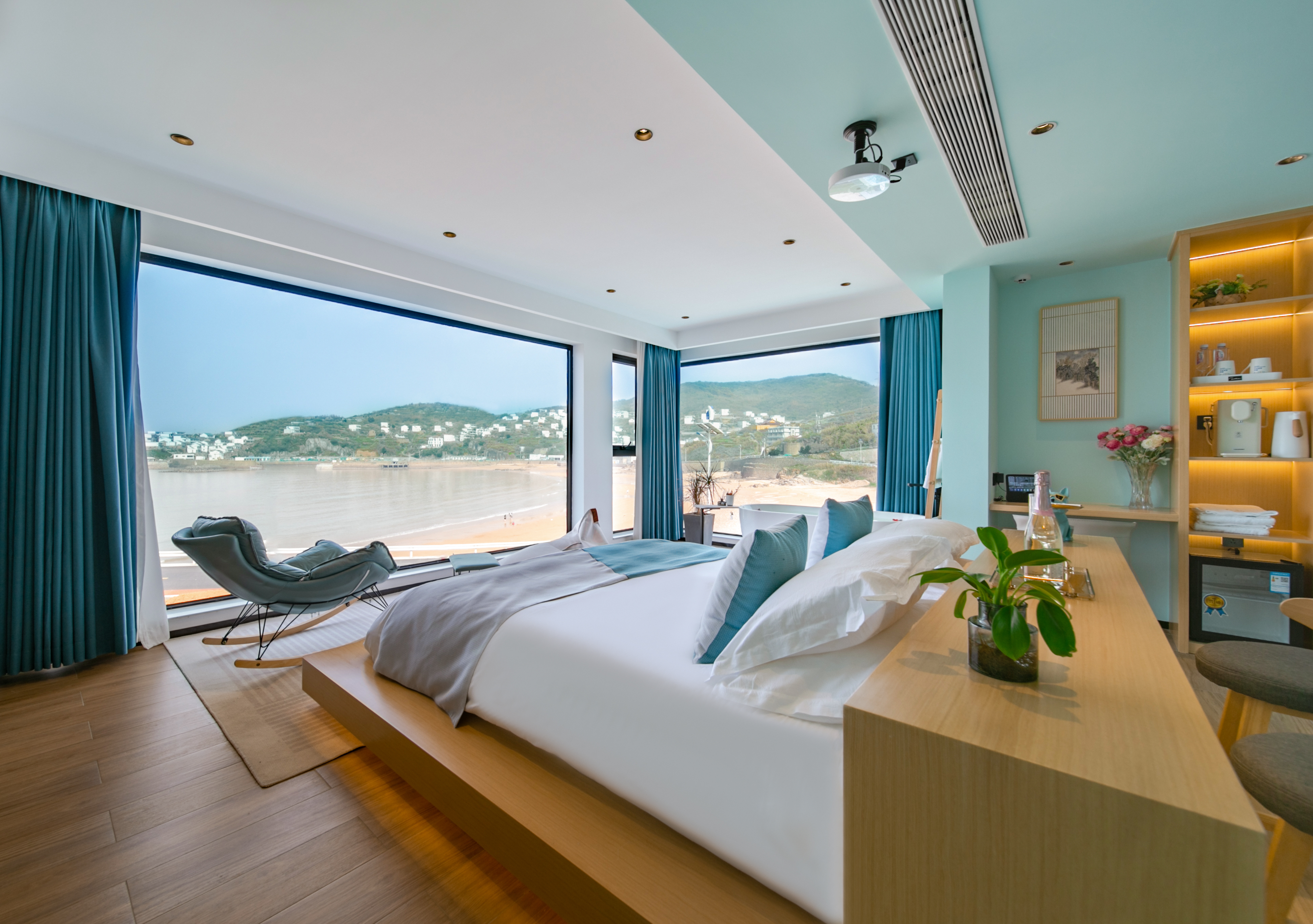 龍利魚·海景投影浴缸大床房