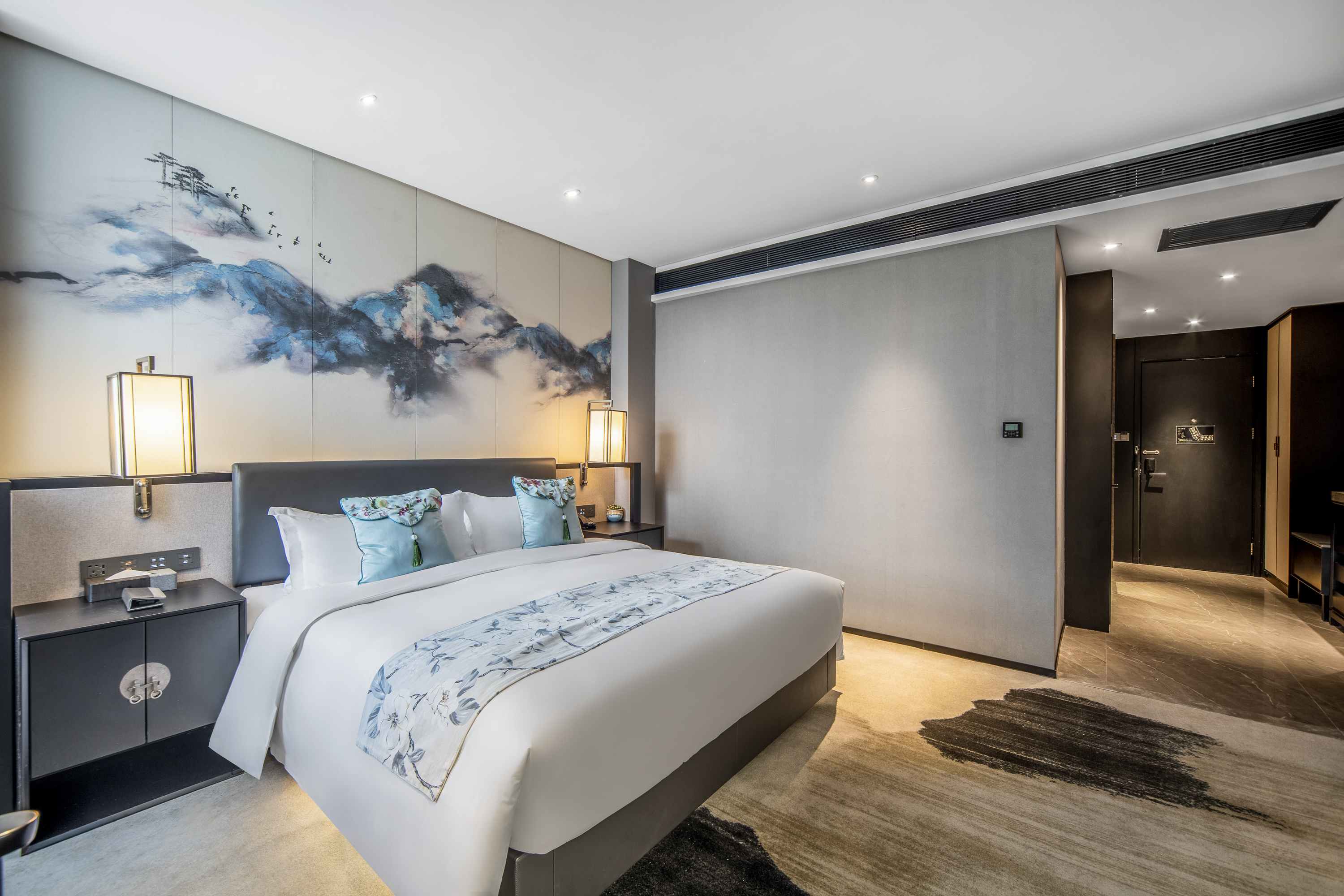 标准大床房（零圧床垫+手机投屏+温润加湿器）