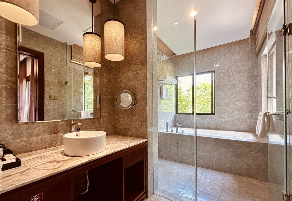 联排美墅浴缸双床房