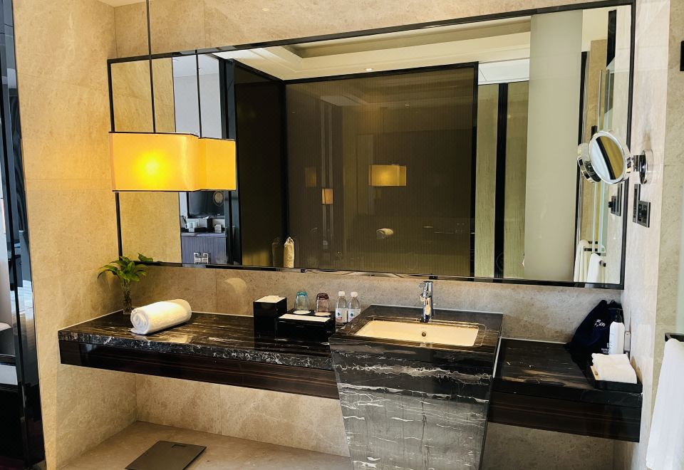 豪华大床房（超大浴缸+高端品牌床垫）