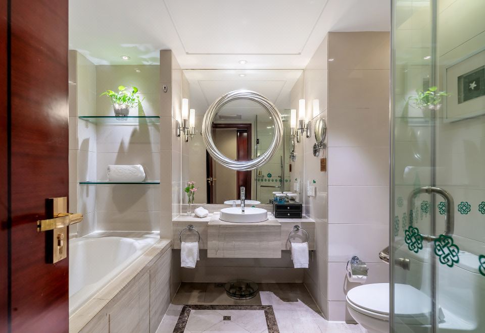 Yixing Bamboos International Conference CenterLake Listening Twin Room - Live By The Mountains And Waters, Enjoy The Scenic Beauty Of The Lake And Mountains.