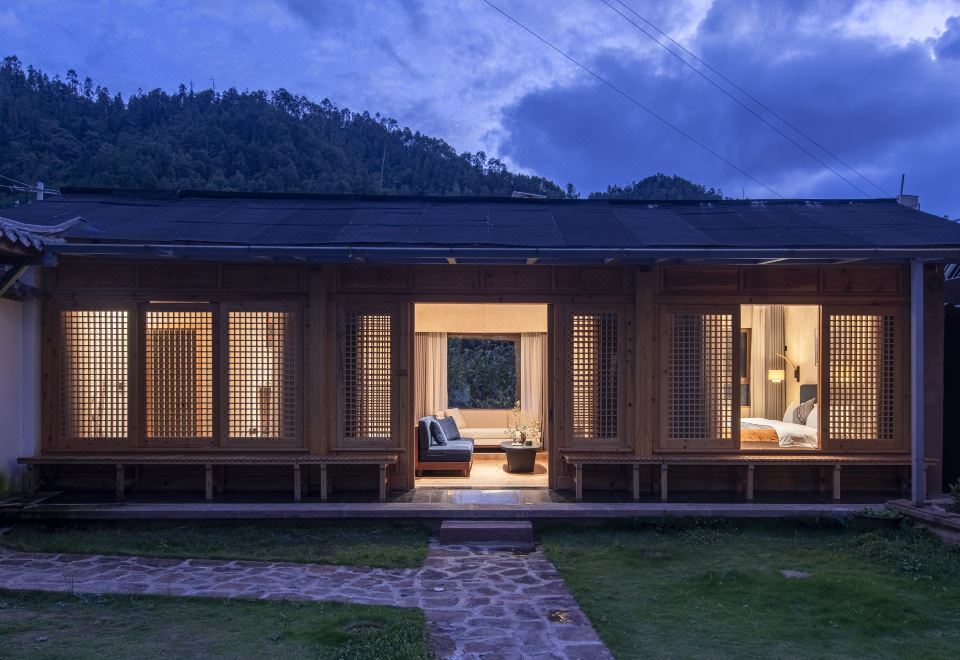 Lanping Shujiawu Township Luoguxuan Hiking HomestayPumi Ethnic Scenic Rustic Luxury Double Bed Suite