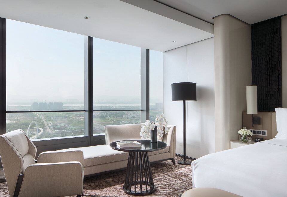 豪华江景家庭房