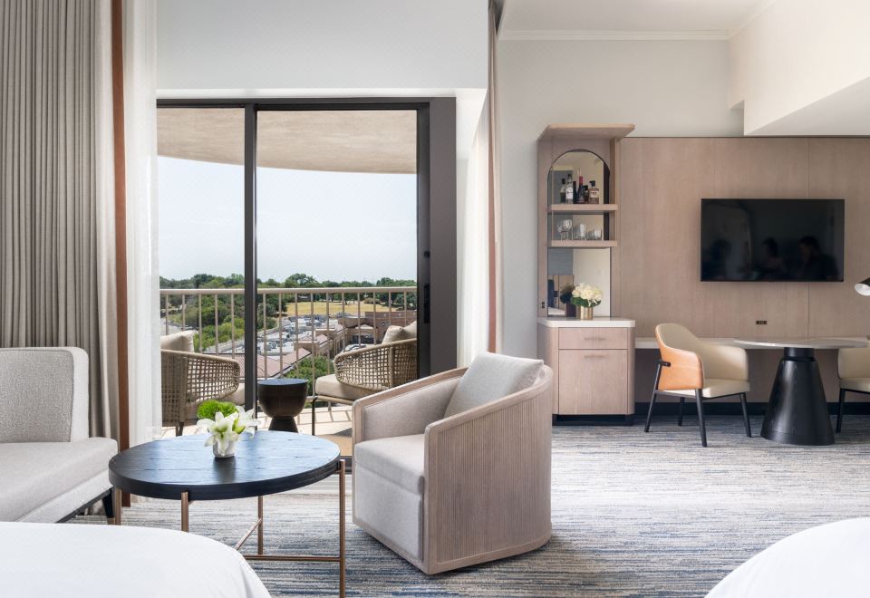 塔楼转角客房，双大床，高尔夫球场景观，带阳台