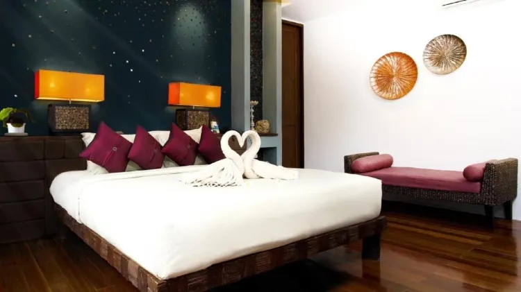 Chompoo Suite Villa