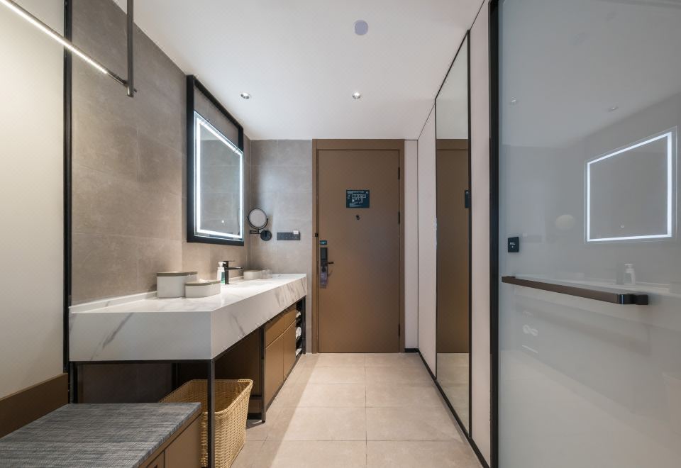 Executive Queen Room