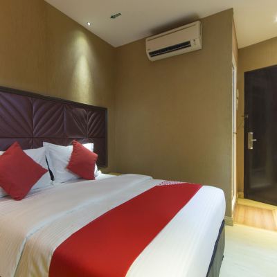 Bilik queen mewah Kupon OYO 763 Tazara Hotel