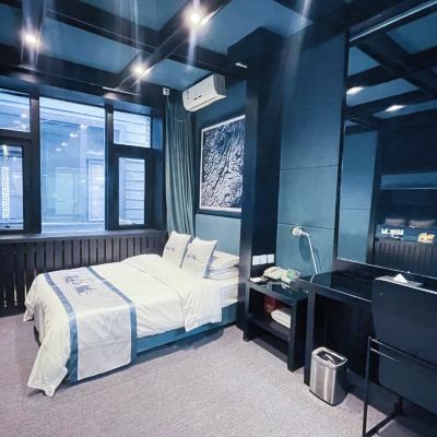 標準大床房（絲路閒居） 烏魯木齊野馬絲路驛站文化主題沙龍優惠