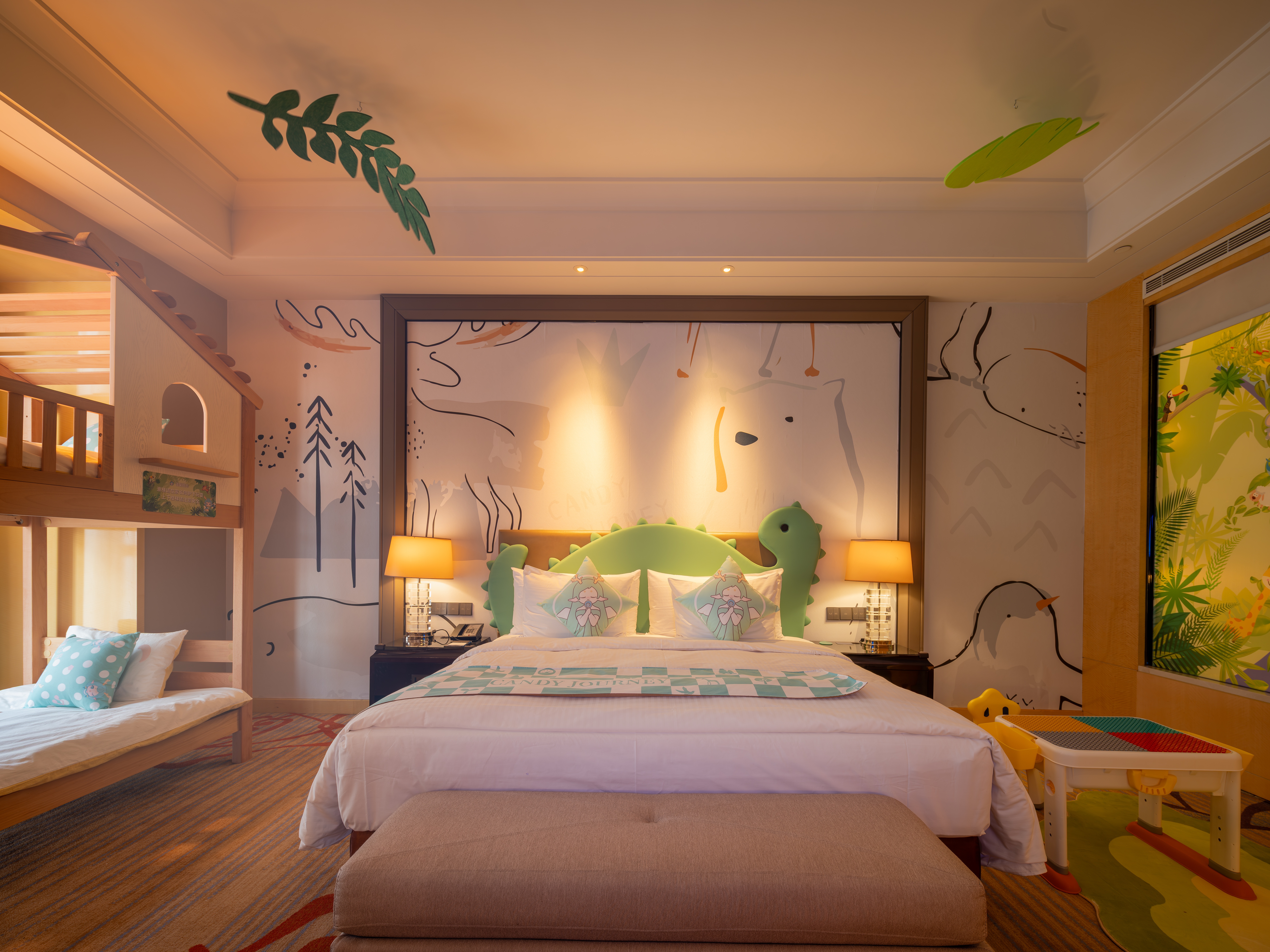 梦游XIAN境上下铺滑梯房