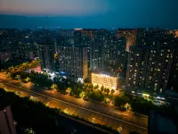 Junbo Hotel（Anyang Linzhou Hongqi Canal Avenue Municipal Government Branch）