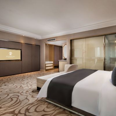 高級特惠大床房-高速WIFI-深泡浴缸-全景落地窗 深圳億民平安國際酒店優惠