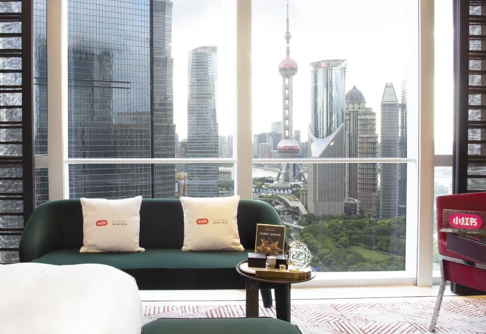 東方明珠塔景聯名尊享大床房