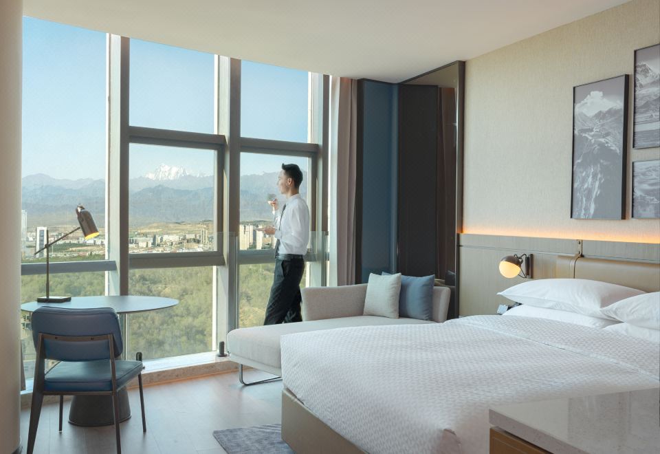 高级大床房（全景落地窗＋舒达舒睡床品）