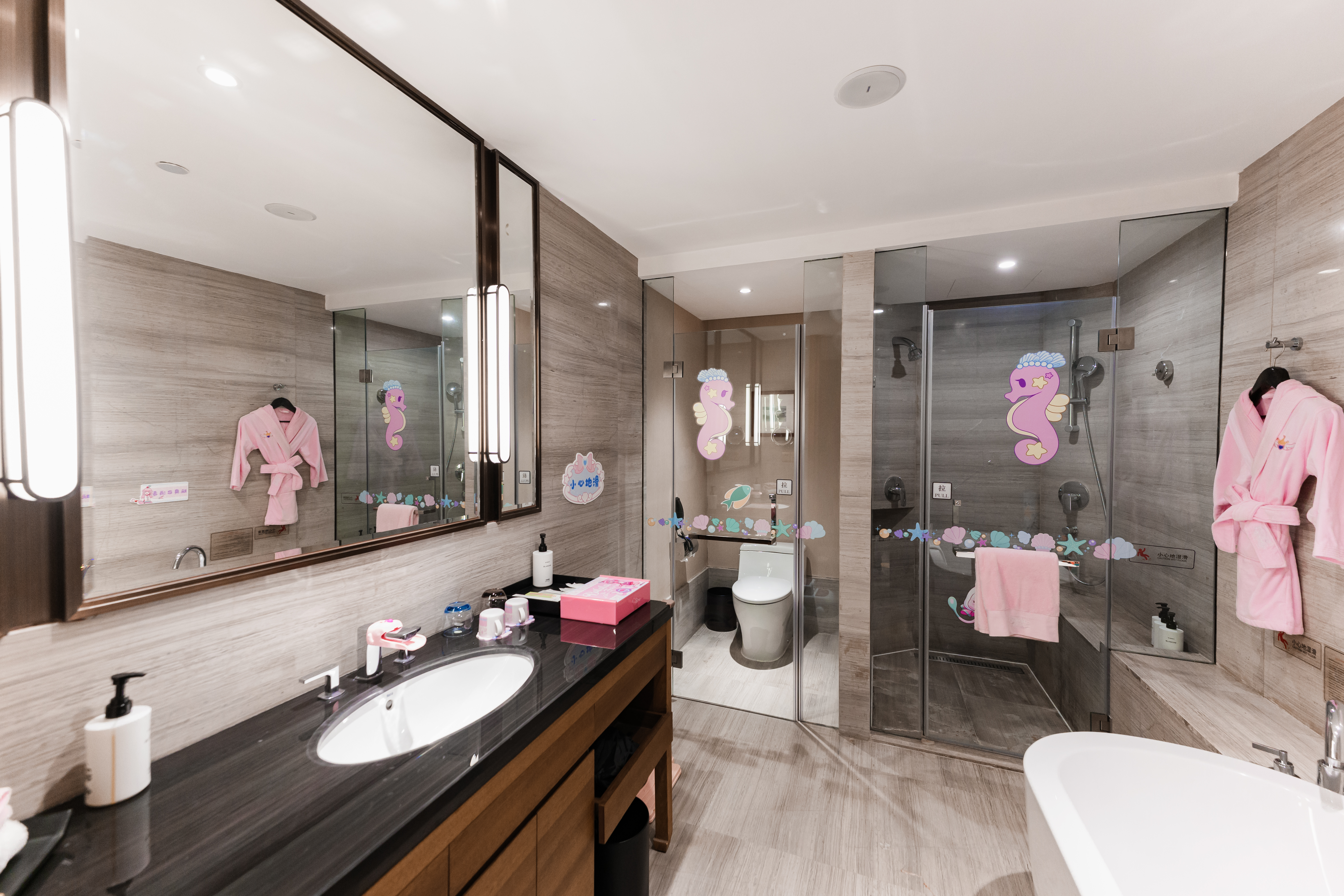 Kuya Balala Little Magic Fairy Princess Double Bed Room (East Building)