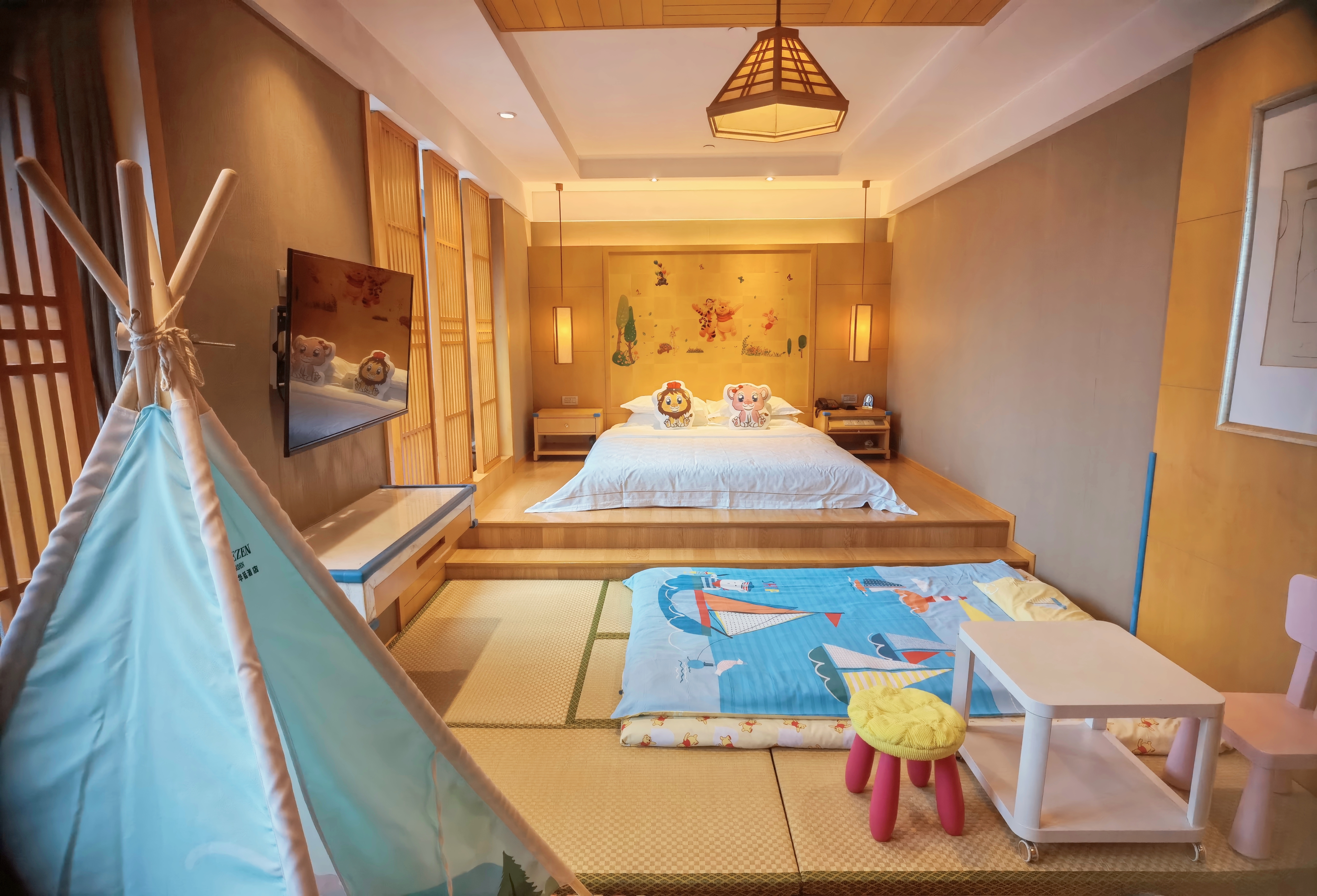 榻榻米親子房（1大床1小床+室內親子樂園+IMAX影院）