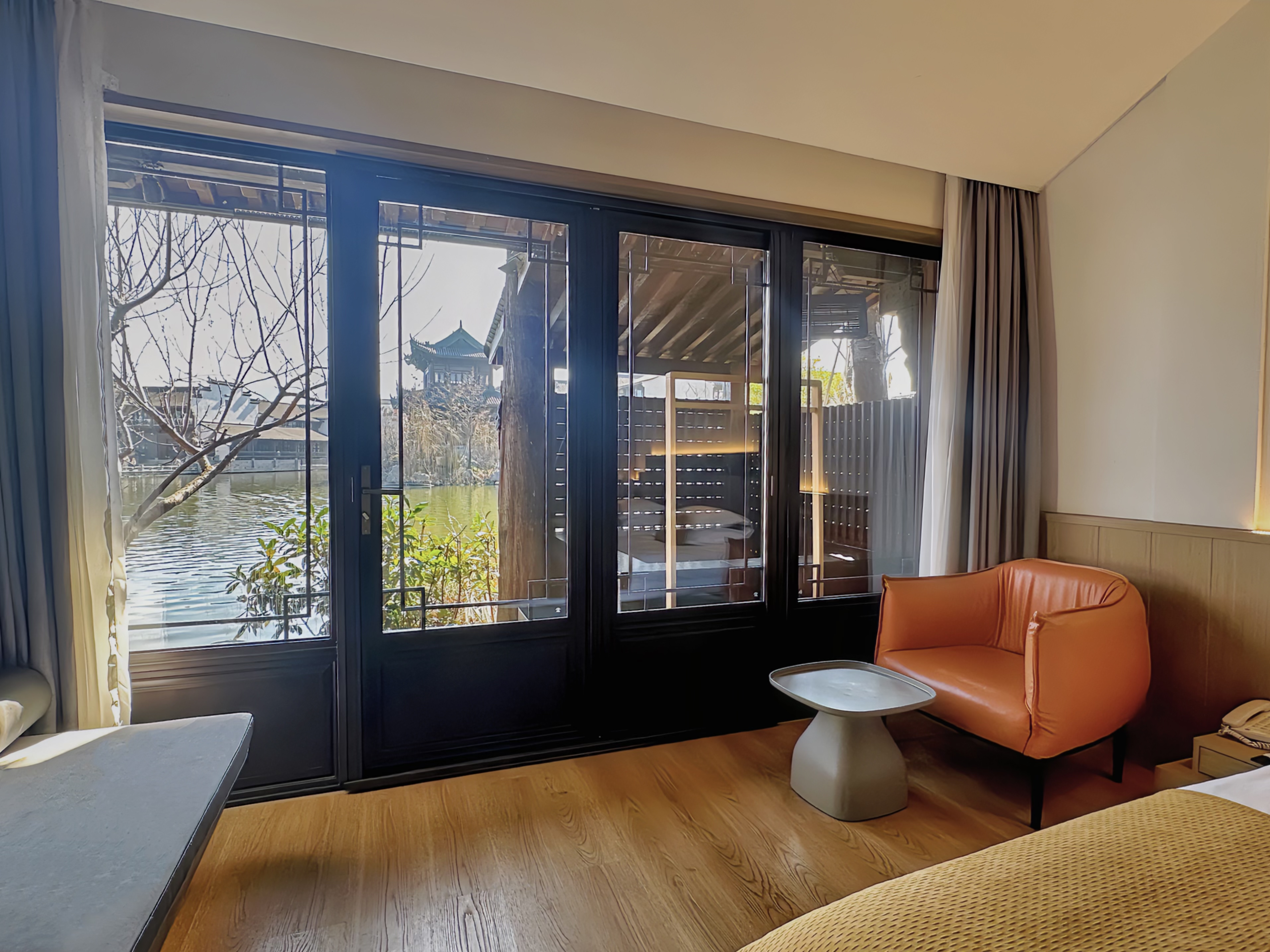 玉带河景庭院恒温私汤房