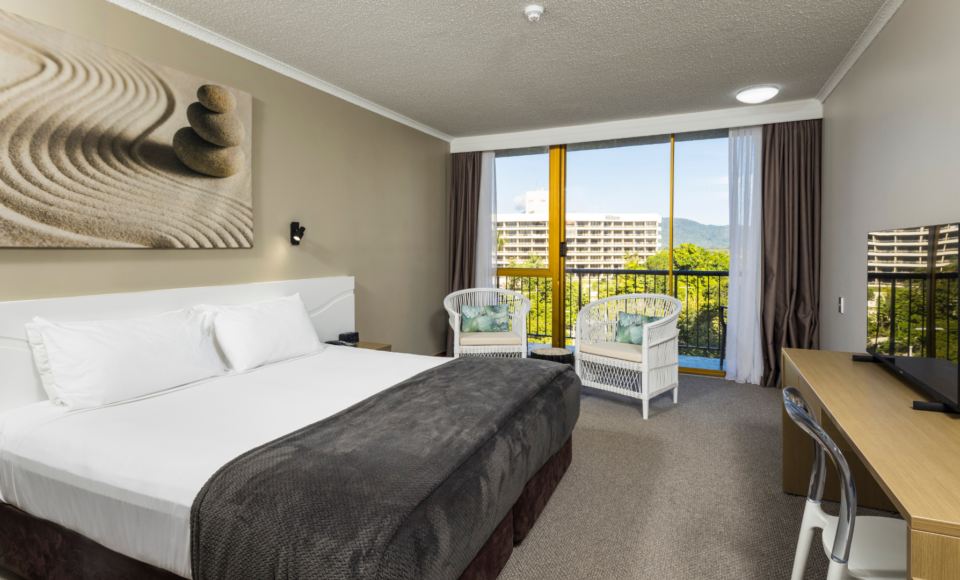 高级特大床阳台房