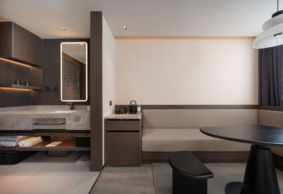 深睡尊享大床房（一键深睡+智能客控+65寸投屏电视）