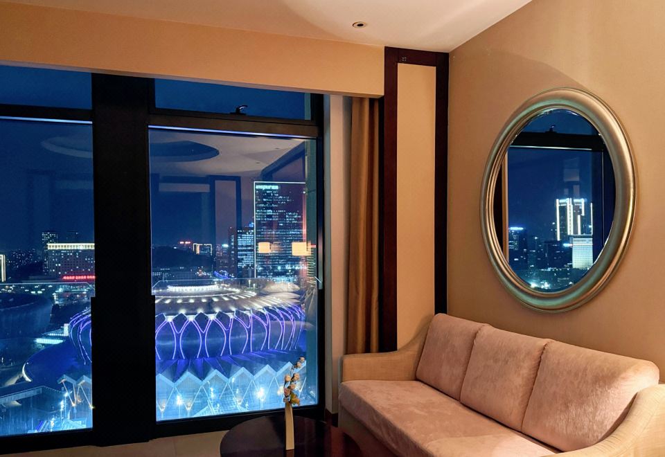 Sheraton Jinan HotelOlympic Scenic View Double Bed Room