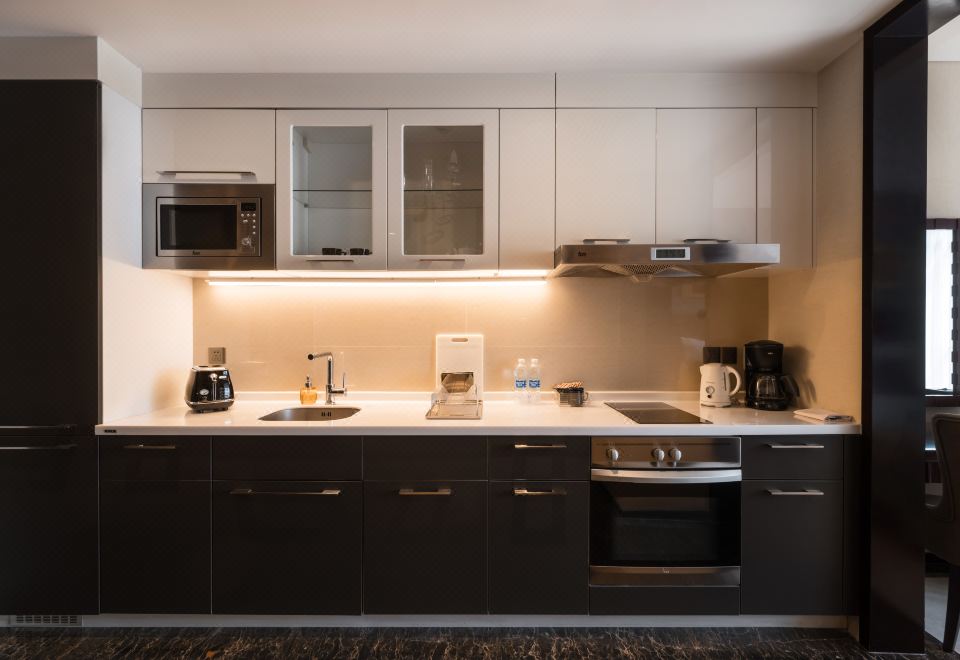 高级精品客房|180度城央景观|洗衣乾衣机 |全功能厨房