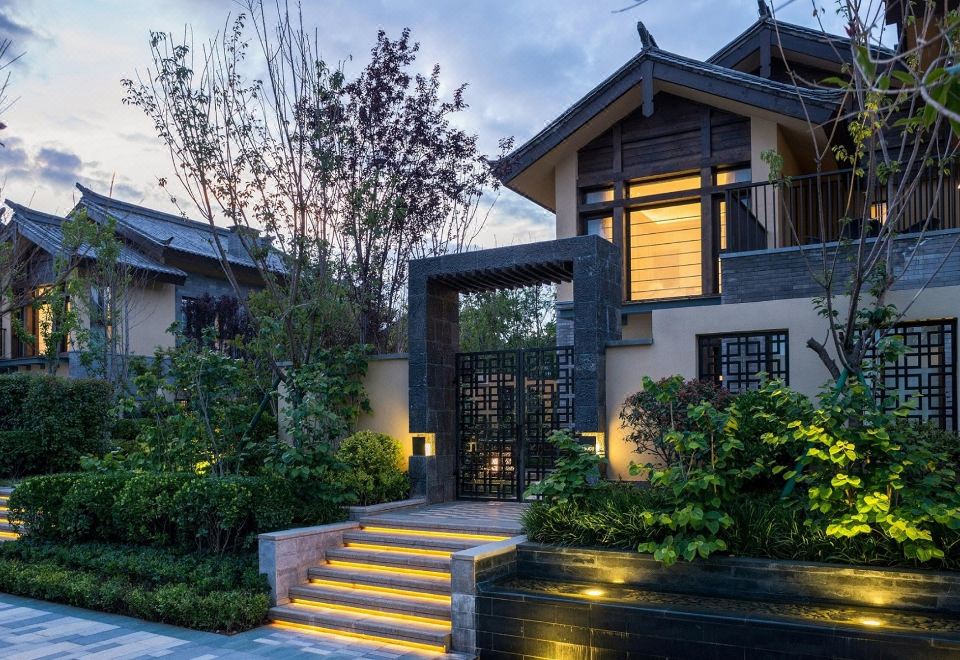 Wyndham Grand Plaza Royale Jinlin LijiangSichuan - Style Elegant Villa | Three - Bedroom King - Sized Bed Villa (Garden View + Mahjong Machine)