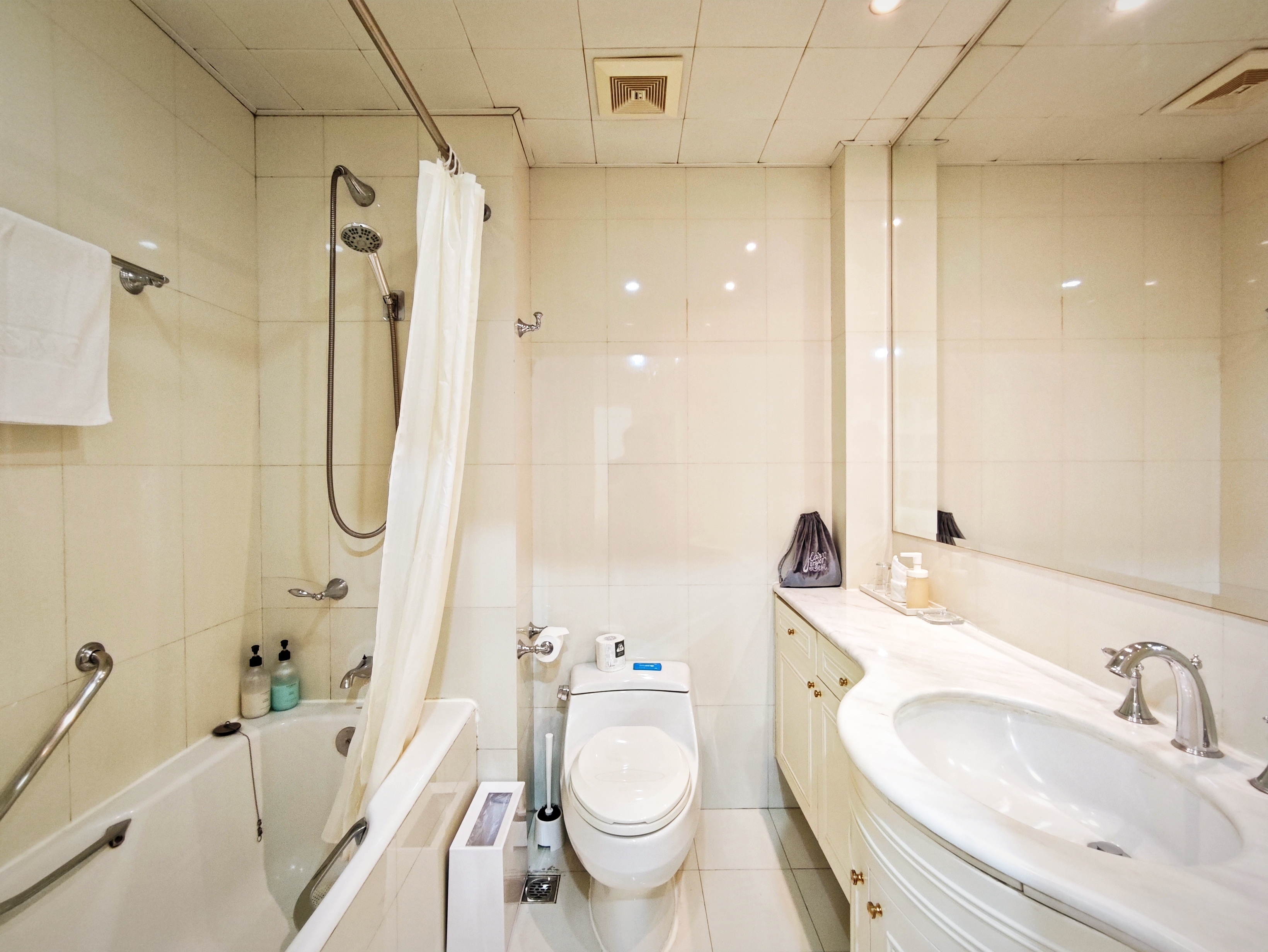 精致大床間| 西門子洗衣機| 燃氣灶廚房