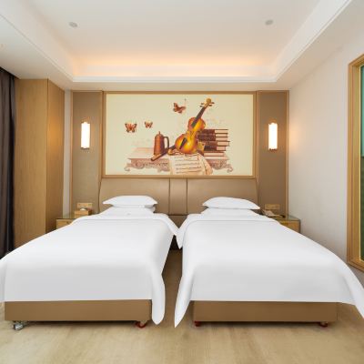 豪華雙床房（零壓床墊+加濕器+靜謐安睡） 維也納國際飯店（喀什南湖路班超城店）優惠