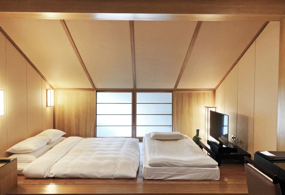 Jinling ResortTatami Family Room