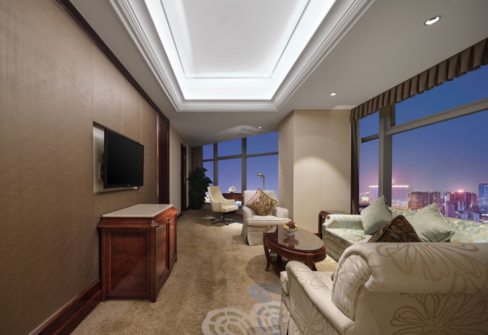 豪华套房（独立浴缸+独立会客厅+全景落地窗）