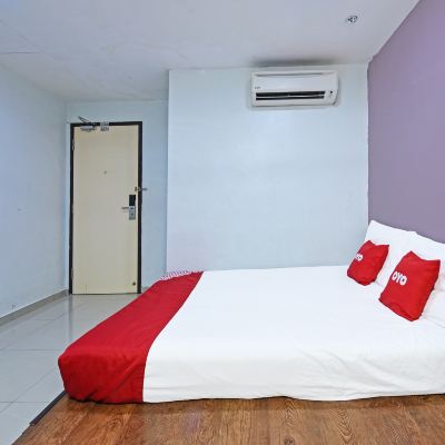 Standard King Room Kupon OYO 992 Orange Hotel Kuala Pilah