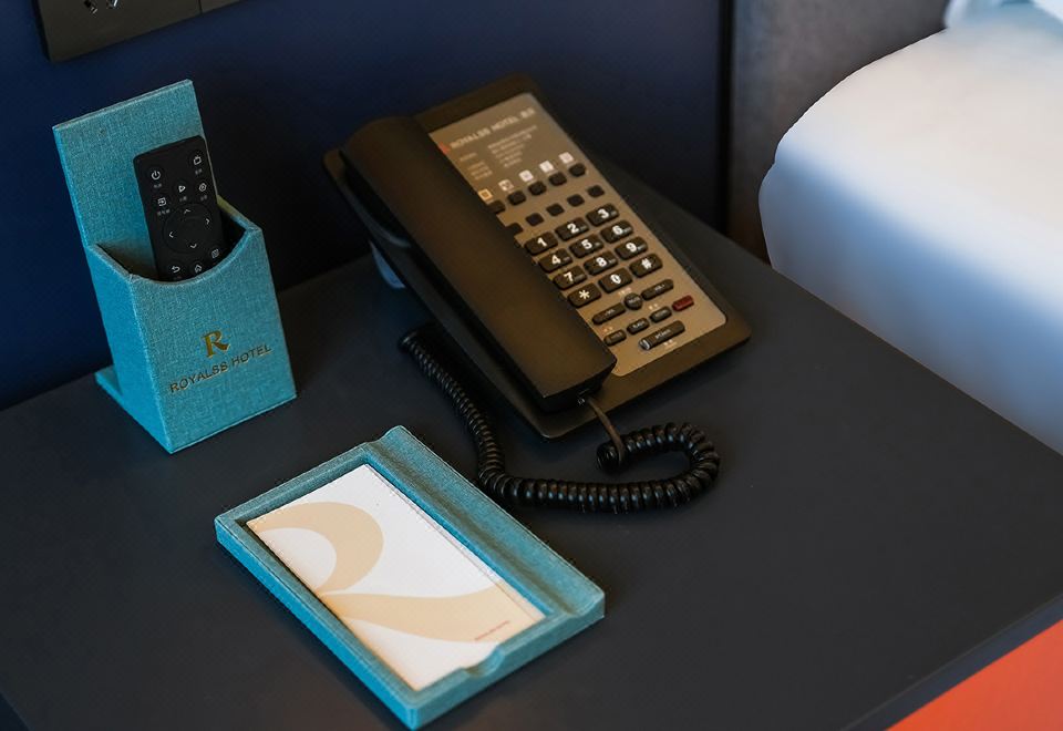 R-丽致大床房（全屋地暖+超大飘窗+榻榻米+智能马桶）