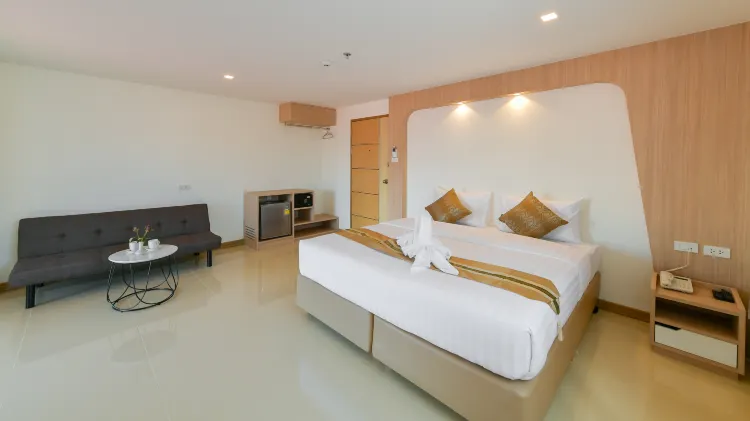 ห้องดีลักซ์ เตียงใหญ่ 1 เตียง