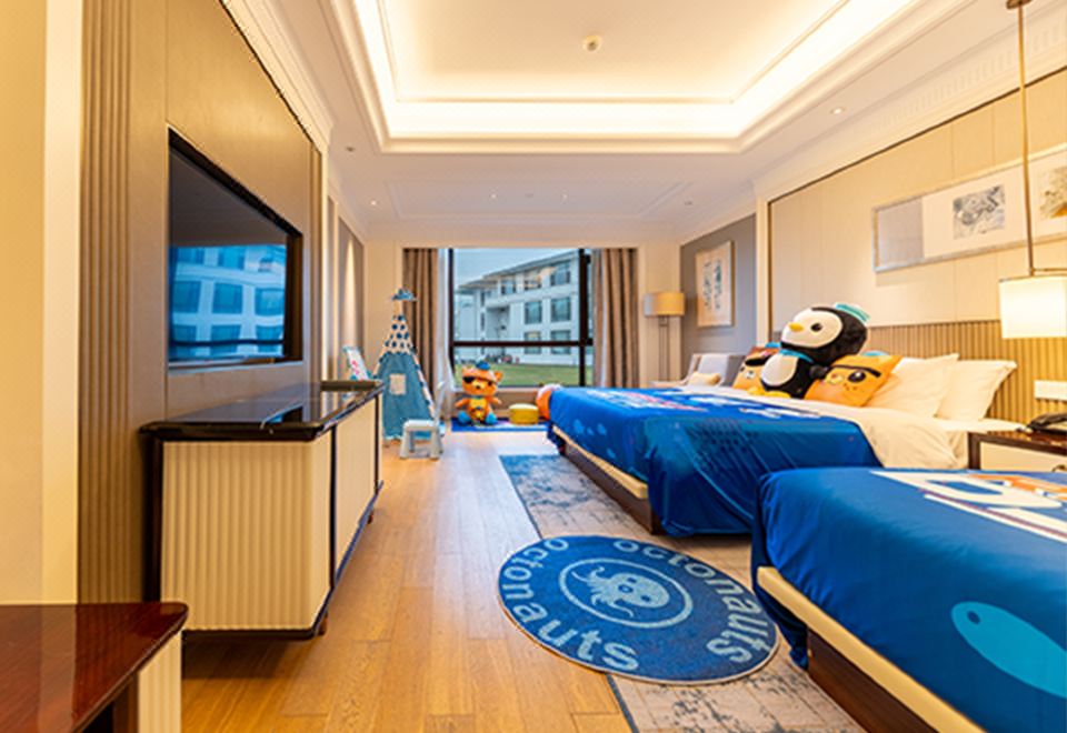 海底小纵队亲子房 -饱览湖光山色