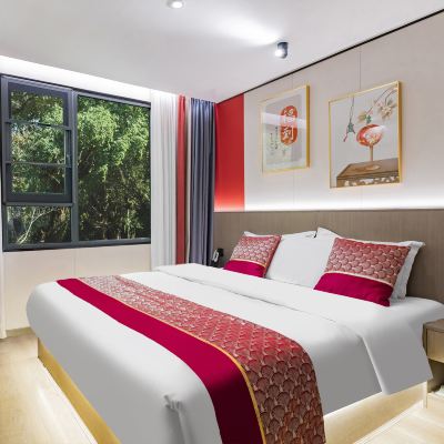 雲行·舒享大床房（助眠床墊+雅緻庭院+高品質床品） 雲行裡飯店（天府國際機場店）優惠