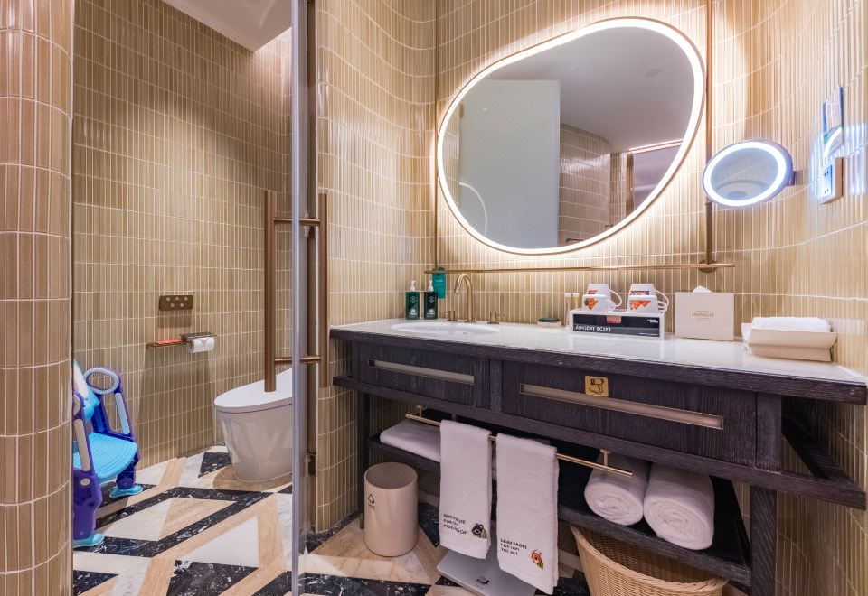 Hotel Indigo Xiamen HaicangEgypt Mythology Family Double Bed Room - Tent Childlike