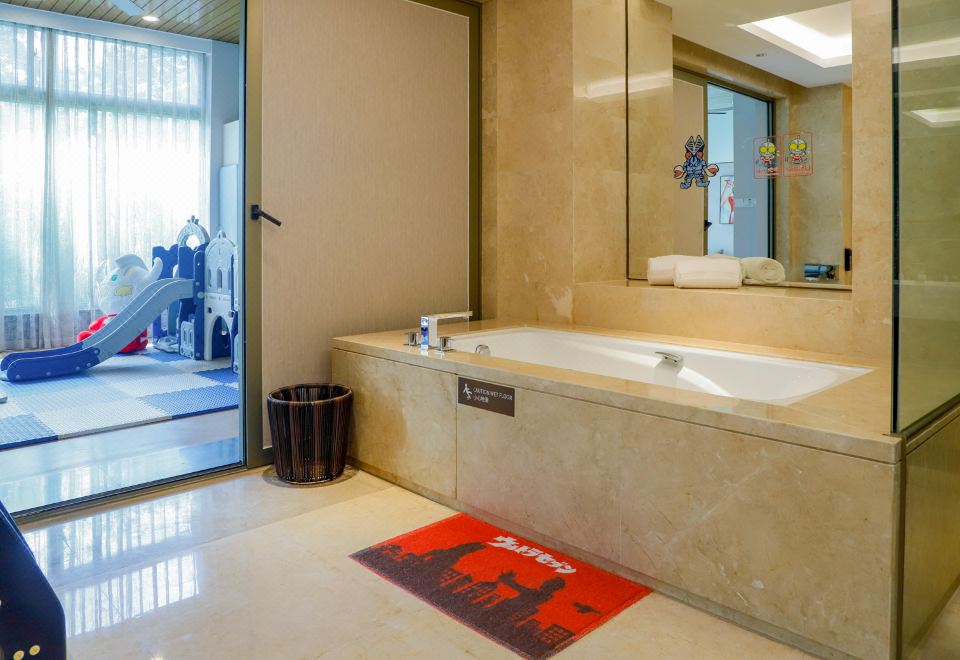 Dongguan Marriott HotelStarry Explorer-Ultraman Family Suite