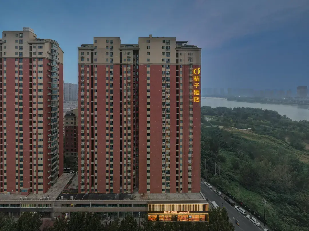 Orange Hotel (Kaifeng North Station Bianxi Lake Branch ） - Kaifeng