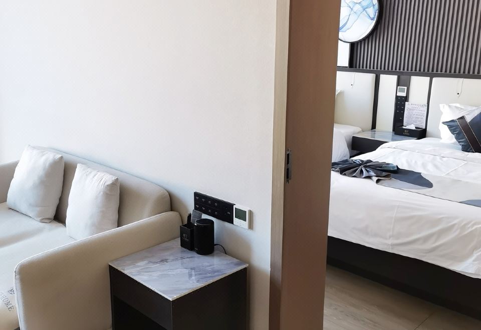 Xizi Light Luxury Hotel (Urad Qianqi Government Store)Premier Family Smart Suite