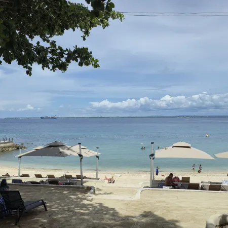 MCollection - Resort-style Comfort Near Mactan Airport