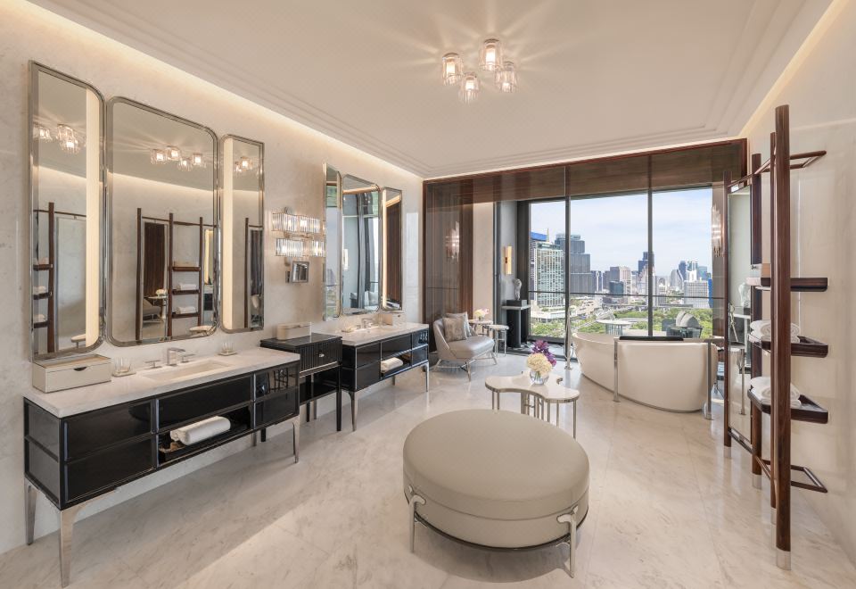 丽思卡尔顿套房（三卧室、可俯瞰 Lumpini 公园美景、可享用酒廊）