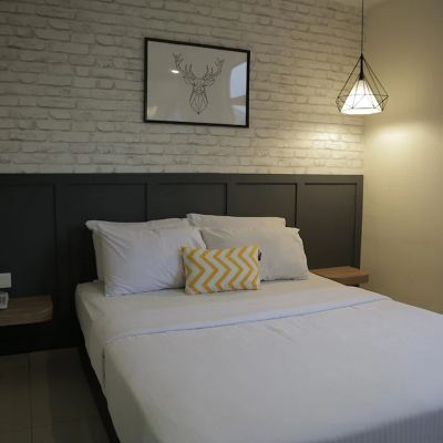 Deluxe Queen Room Mars Hotel Promo Code